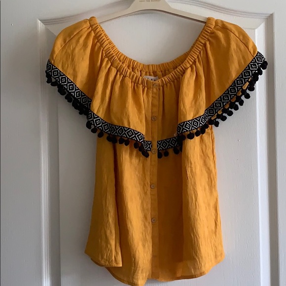 Off The Shoulder Top - Picture 2 of 4